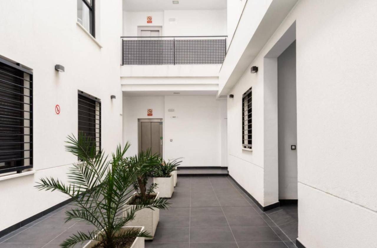Family Apartment Patio&Swimming Pool In Center Málaga Exteriör bild
